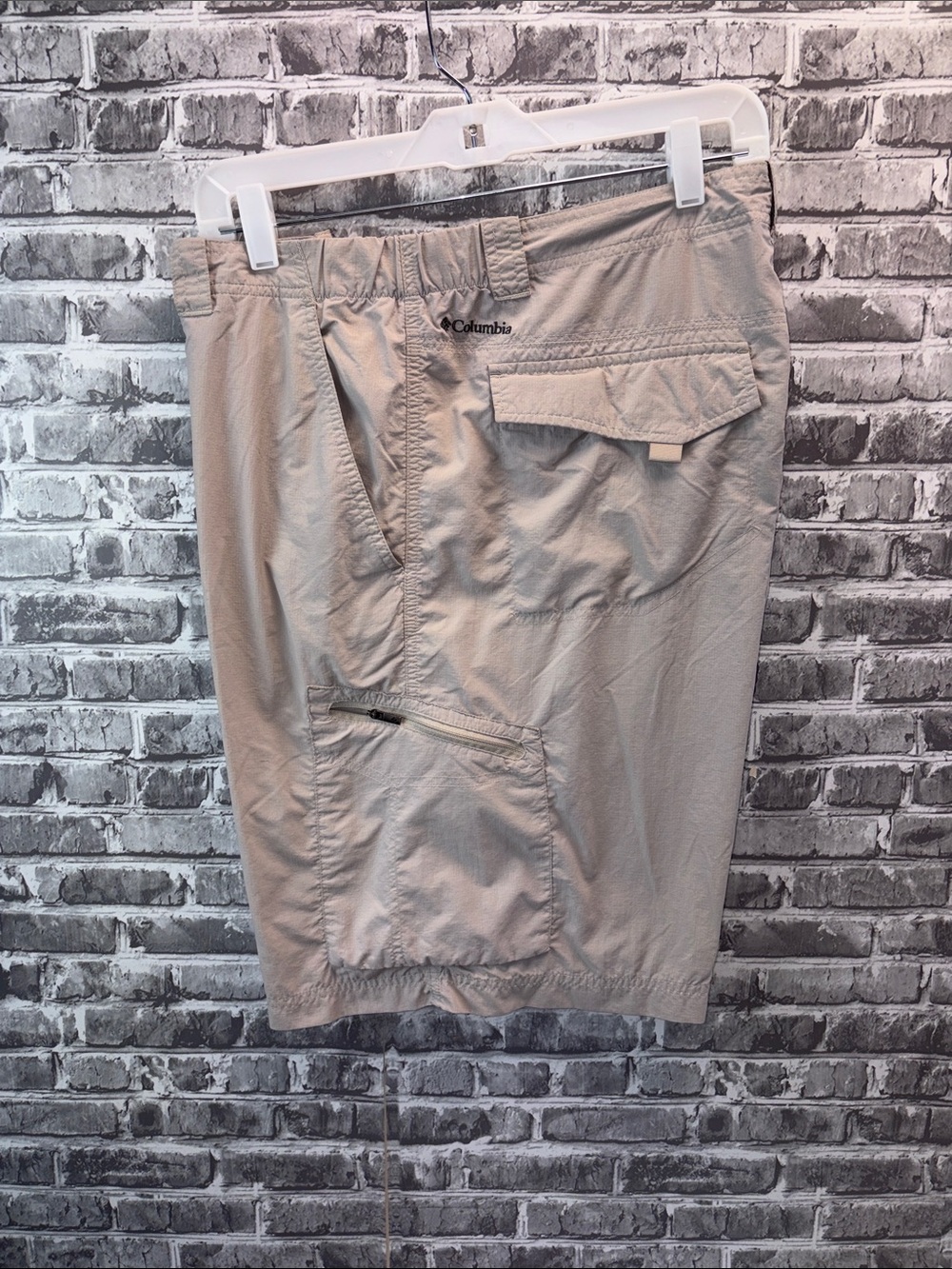 Columbia Men's Light Beige Outdoor Cargo Shorts